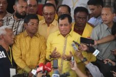 DPP Golkar Wajibkan...