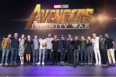 Captain America Gunakan...