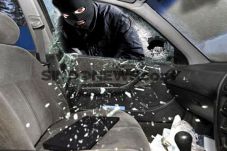 Kaca Mobil Anggota DPRD...