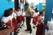 Cara Polisi Hilangkan...