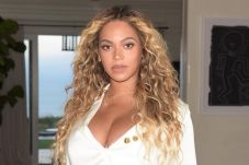 Beyonce Pekerjakan 18...
