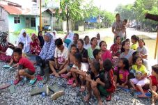 Jalan Tak Kunjung Diperbaiki,...