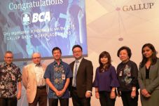 BCA Kembali Raih Gallup...