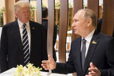 Putin dan Trump Bertemu...