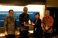 Schneider Electric Dorong...