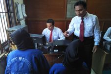 Diiming-imingi Rp50.000,...