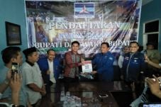 Artis Hengky Kurniawan...