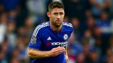 Conte Tunjuk Gary Cahill...