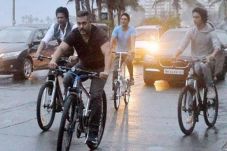 Salman Khan Beli Sepeda...
