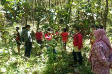 5 Hari Tewas di Hutan,...