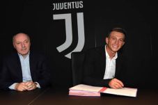 Juventus Cicil Pembelian...