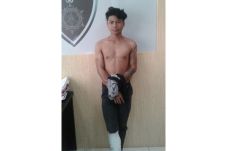 Lawan Polisi, 1 Pencuri...