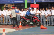 Yamaha Sambangi Sekolah...