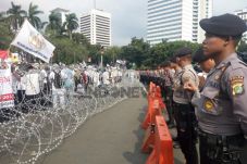 Aksi 278, Polisi Pasang...