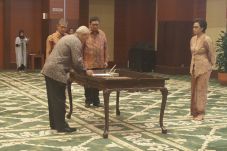 Sri Mulyani Lantik Dua...