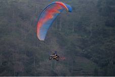 Motor Trail Ini Terbang...
