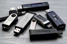 Jajaran USB Flash Drive...