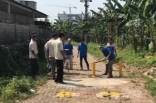 Pekerja Bongkar Paksa...