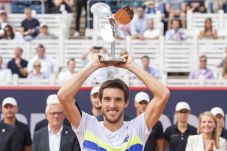 Leonardo Mayer, Lucky...