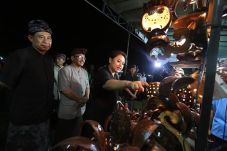 Sukses Kembangkan Ekonomi...