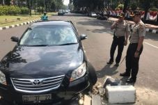 Mobil Dinas Kedutaan...