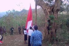Jelang HUT RI, TNI dan...