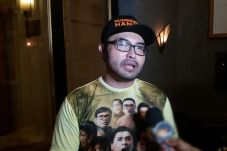 Surya Saputra Jalani...