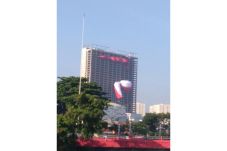Baru Dikibarkan, Bendera...