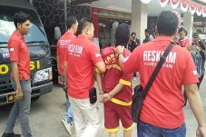 Gondol Uang Rp200 Juta...