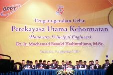 Menteri PUPR Raih Gelar...