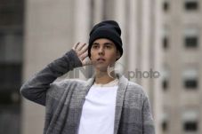 Justin Bieber Angkat...