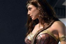 Wonder Woman Sapa Fans...
