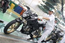Honda CB150R StreetFire...