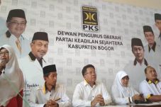 Senin, Presiden PKS...