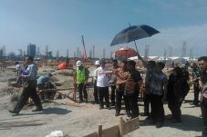 Gubernur Awasi Progres...