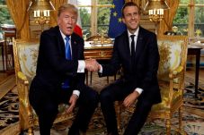 Lewat Telepon, Trump-Macron...