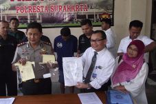 Dua Tersangka Kasus...
