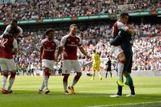 Adidas Gantikan Puma...
