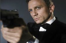 Daniel Craig Sepakat...