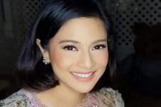 Dian Sastro Galang Dana...