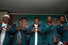 Ketua Umum Partai Idaman,...
