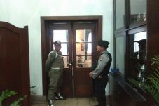 KPK Geledah Balai Kota...