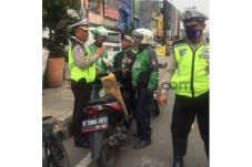 Mangkal di Jalan, Ojek...
