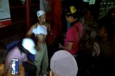 Pria Ini Mengamuk dan...