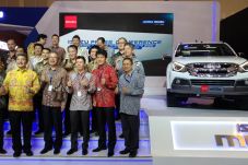 Isuzu Boyong Jajaran...