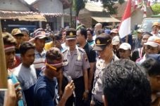 Ratusan Warga Desa Wonorejo...