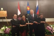 Menlu Lavrov Buka Kantor...