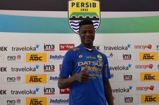 Menanti Debut Striker...