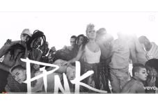 Pink Keluarkan Album...