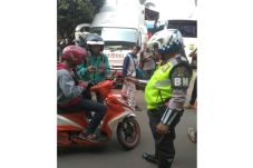 Razia Pajak Kendaraan,...